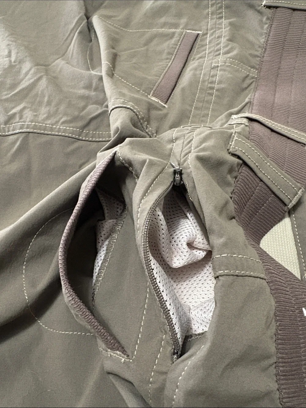 KUHL Women’s Durango Skirt Skort Shorts Gray Green Size 10 Hiking Pockets Ruched